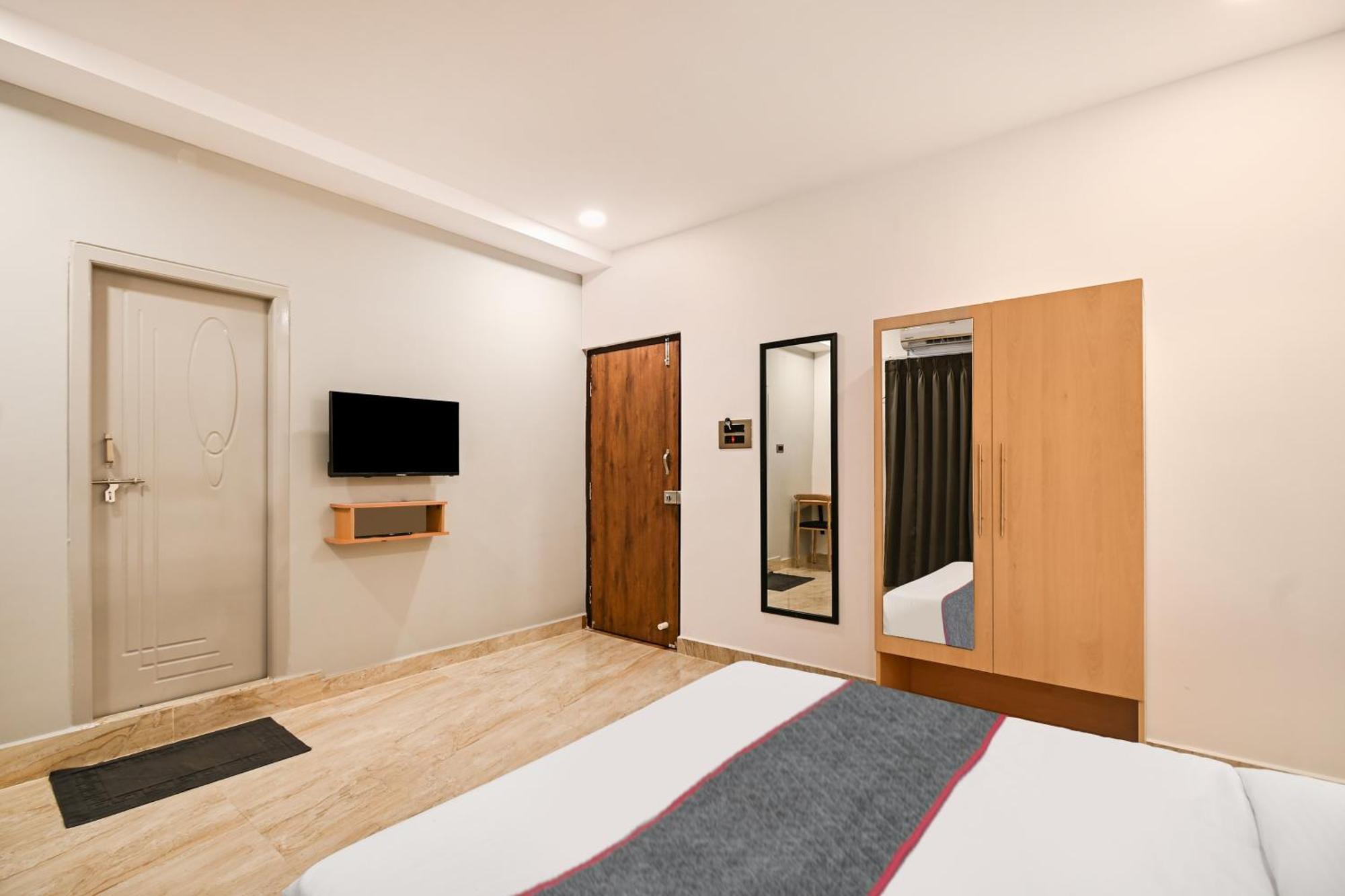Super Townhouse De Alphabet Karmanghat Hyderabad Exterior foto